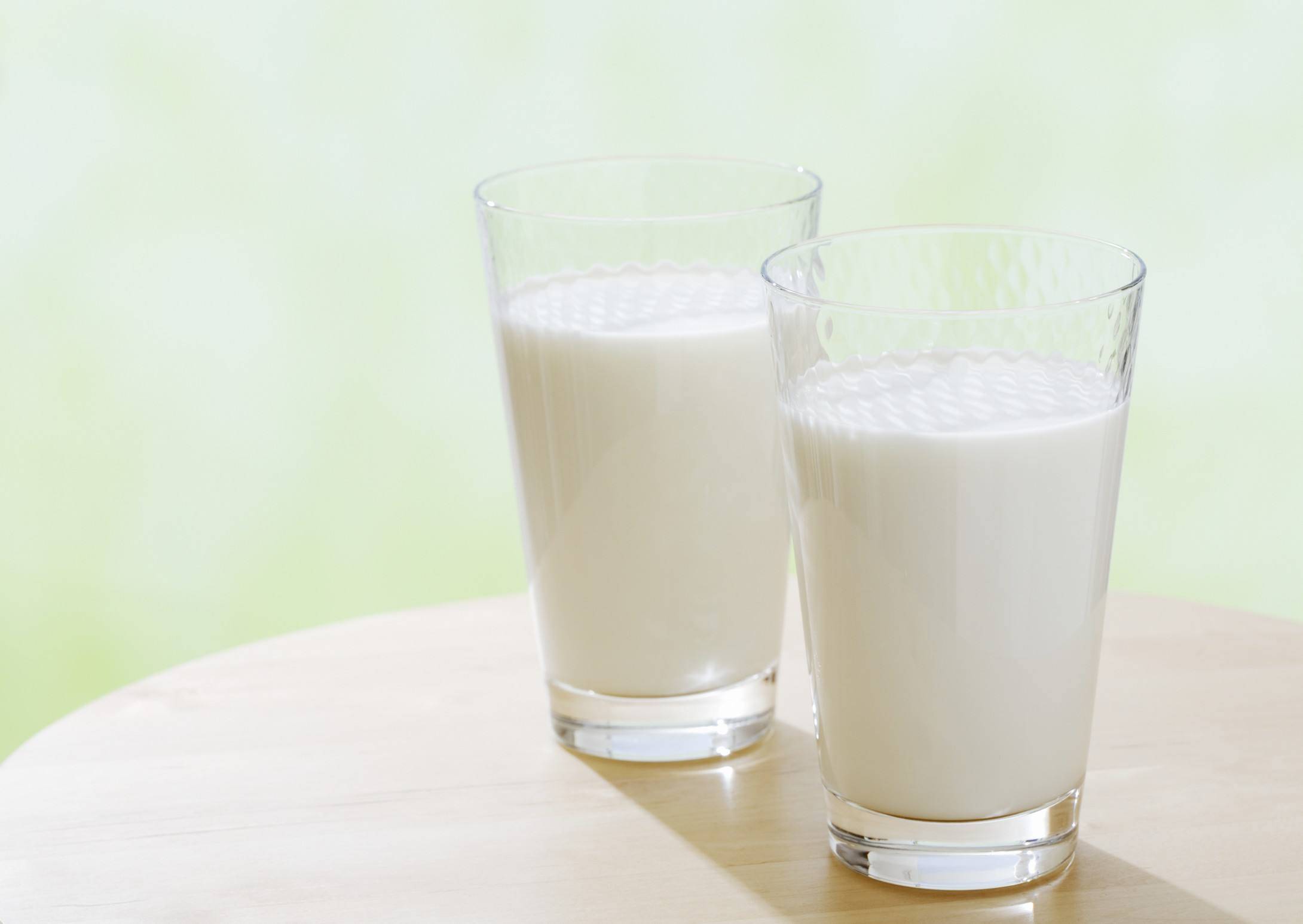 只喝酸奶能减肥吗？喝牛奶可以减肥不
