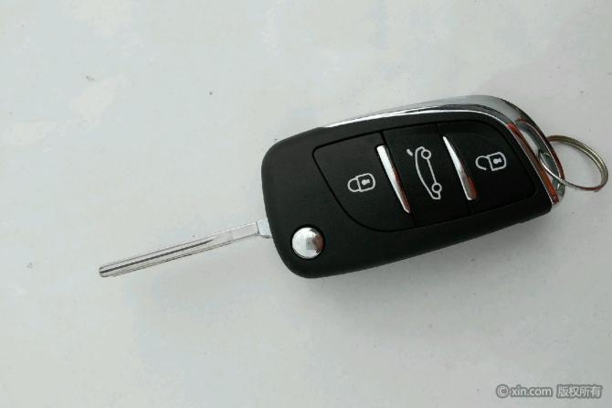 汽车钥匙拔不出来怎么办 汽车钥匙卡住无法拔出原因