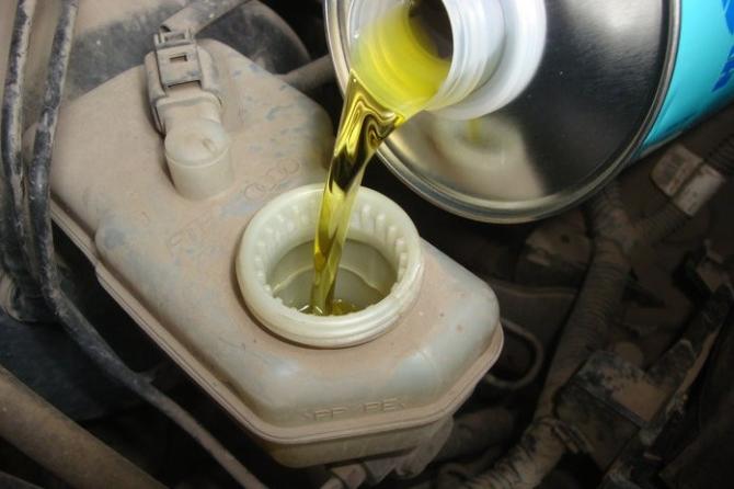 汽车刹车油价格是多少 哪里可以买到便宜的汽车刹车油