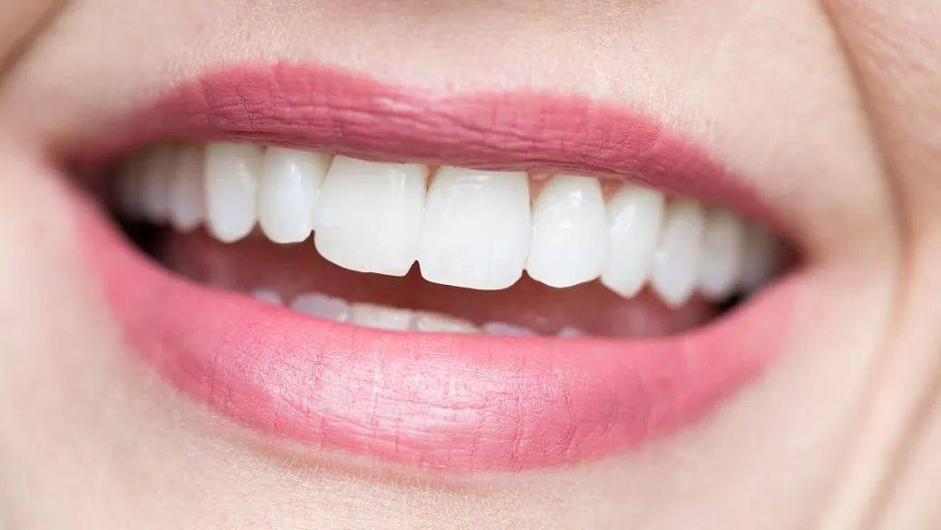 牙齿黄有什么快速解决的方法「牙齿黄的原因和解决方法」