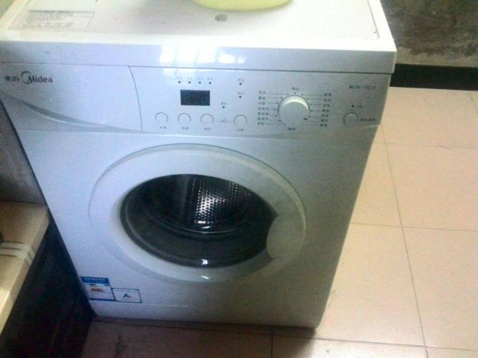 美的滚筒洗衣机水位如何调整(如何正确设置美的滚筒洗衣机水位)